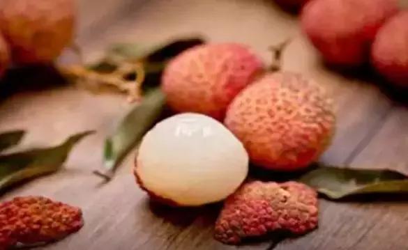 杨贵妃妃子笑荔枝,一骑红尘妃子笑杨贵妃喜欢荔枝吗