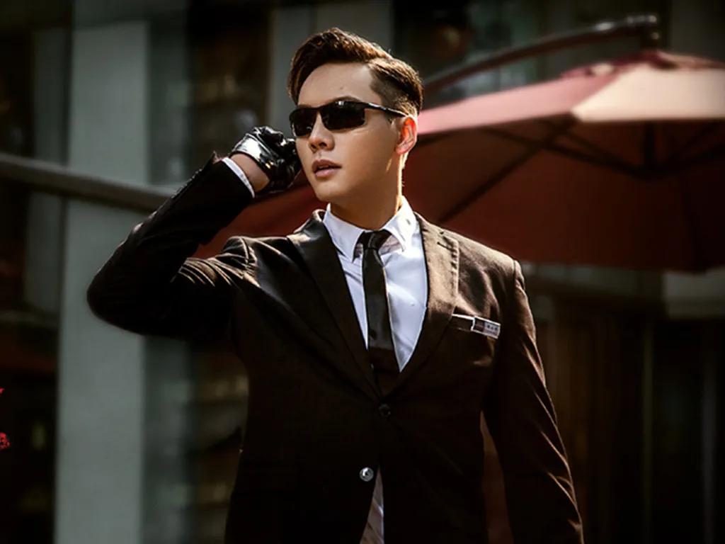 天生“花心脸”，痞帅不油腻，这6位自带坏男生魅力，不耍帅也酷