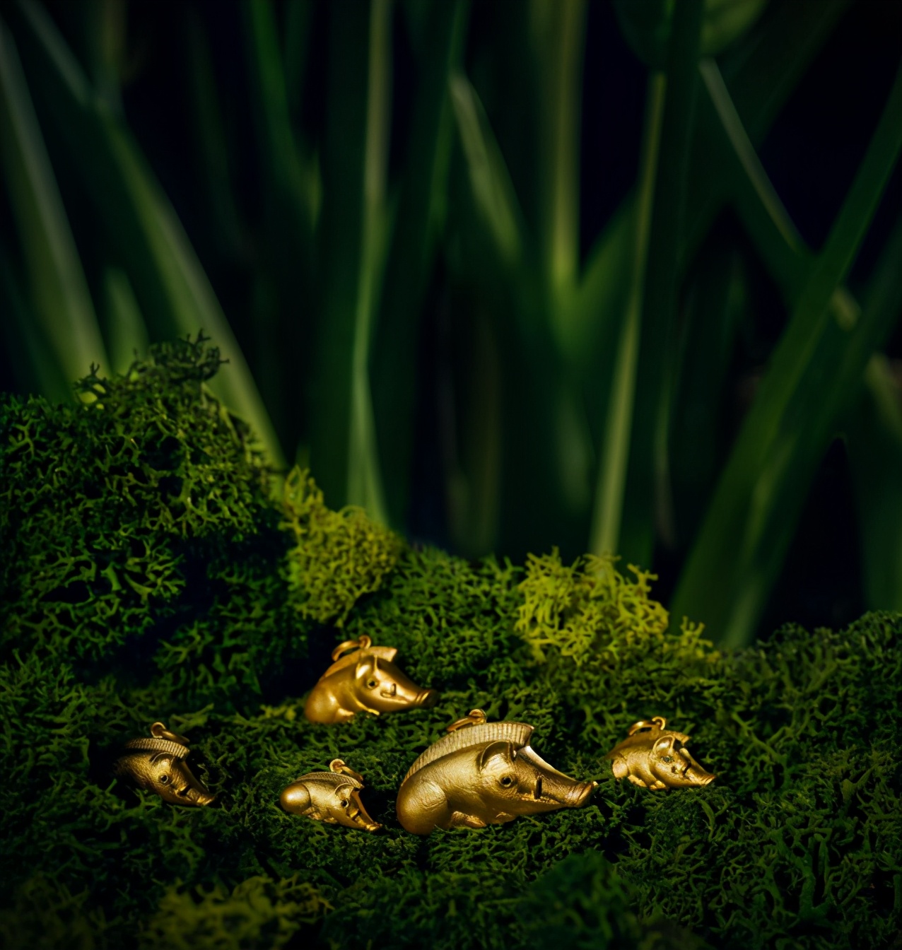 她设计的珠宝如画似景承包了你对美的所有渴求与遐想