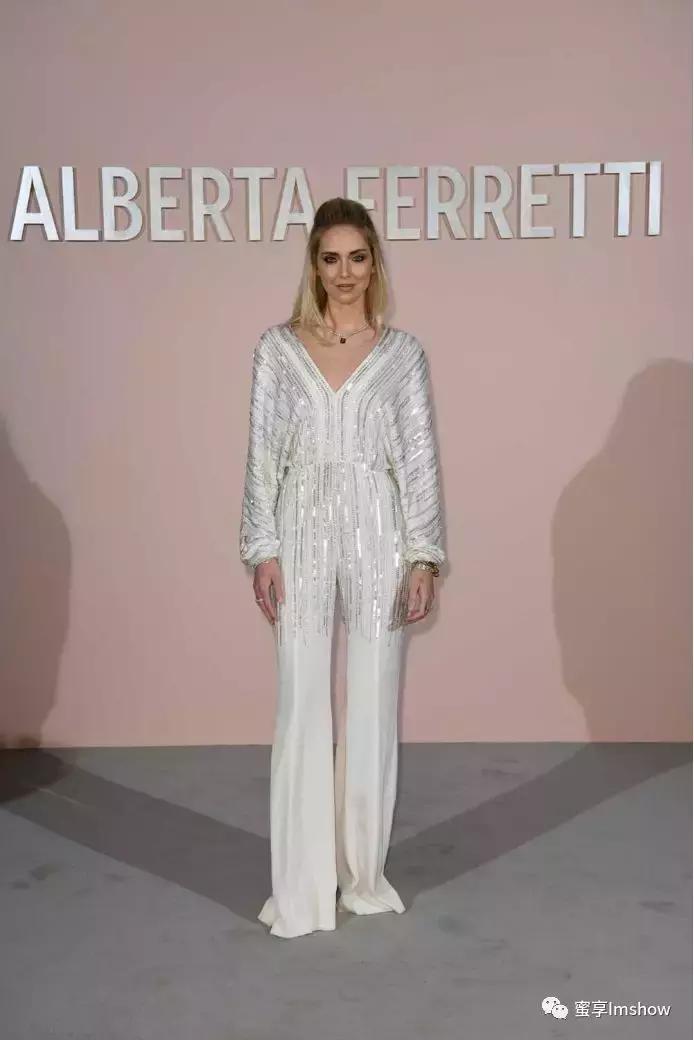 从法律系学生到宇宙时尚博主，Chiara做了些什么？