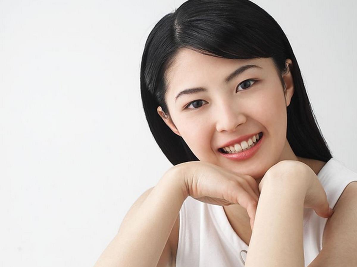 脸上有法令纹去不掉太难看了，这样做消除法令纹，让你越来越年轻