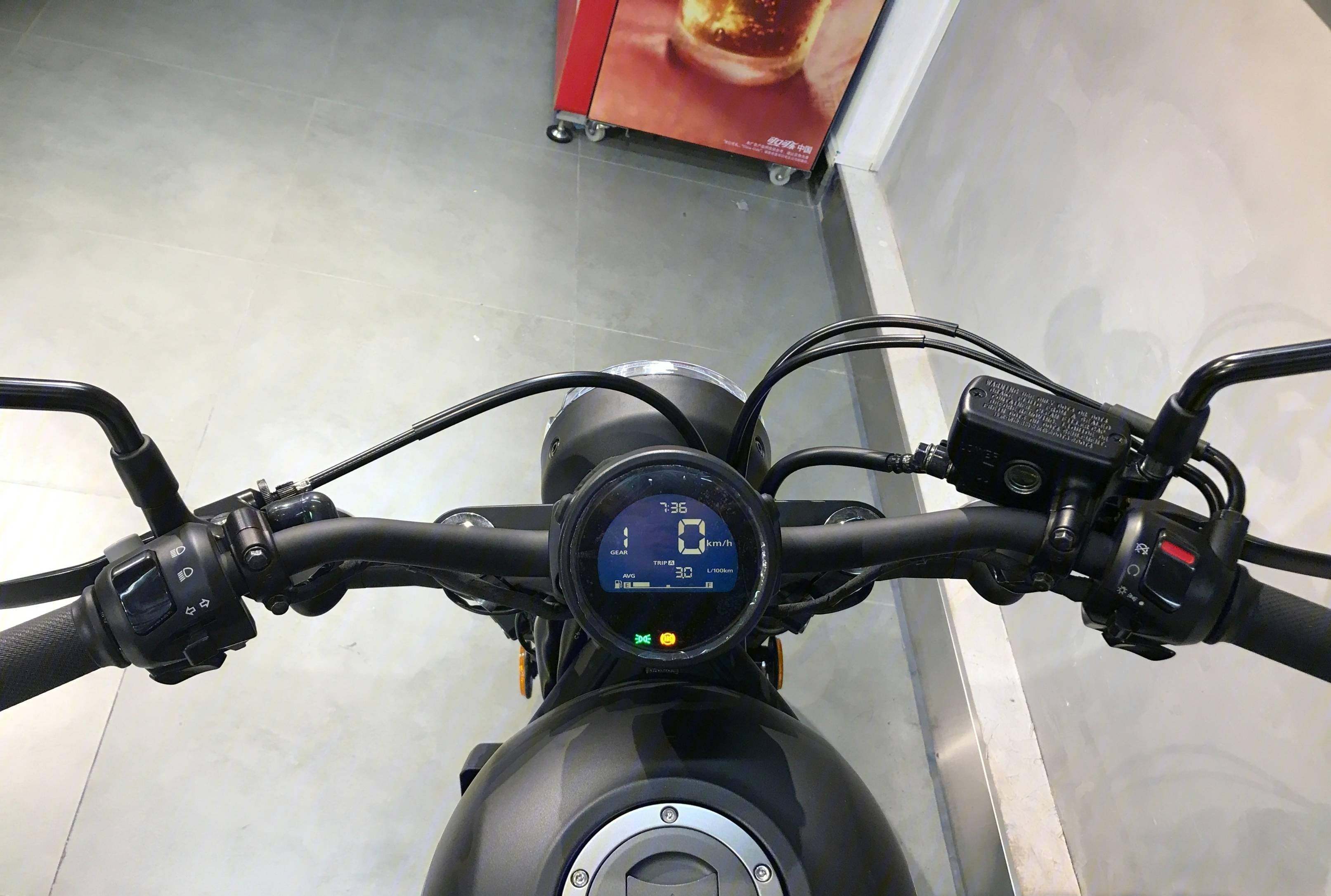 HONDACM300一款舒适而又省心的巡航入门车型