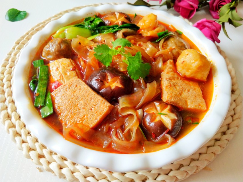 麻辣烫自己在家做干净又卫生,在家自己做麻辣烫火锅的家常做法