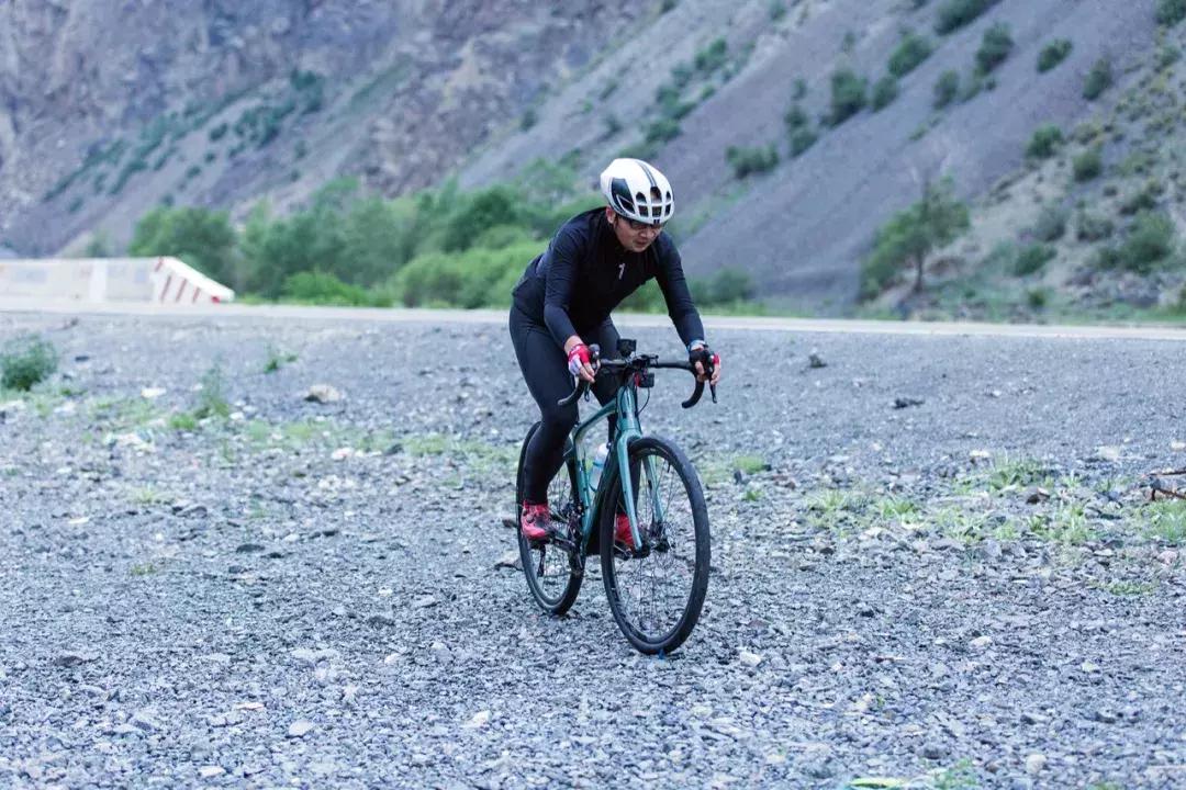 捷安特revolt上坡感受,捷安特revolt骑行视频