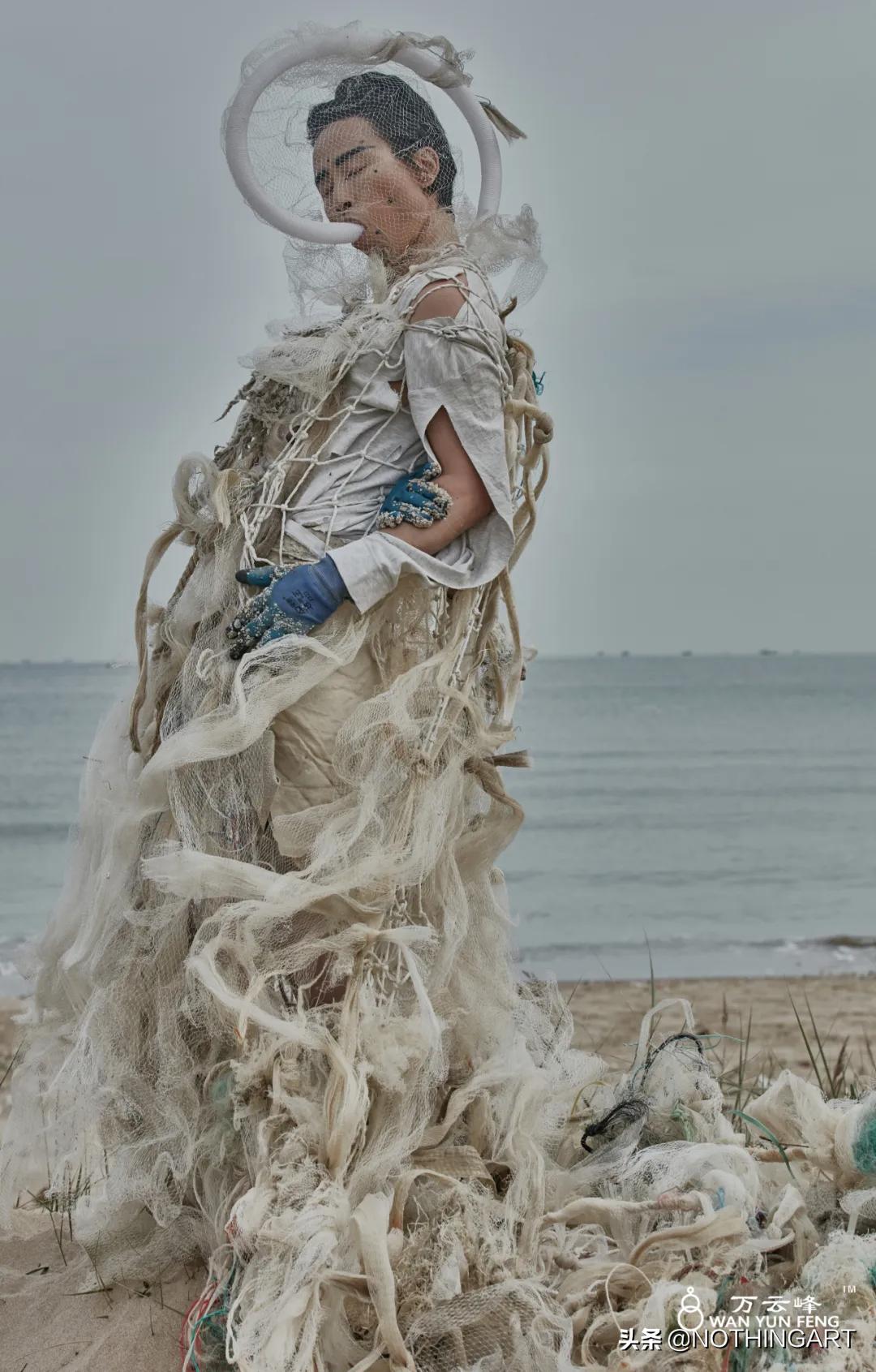 给明星做造型的“垃圾”行为艺术家？雷人背后的那一份深刻……