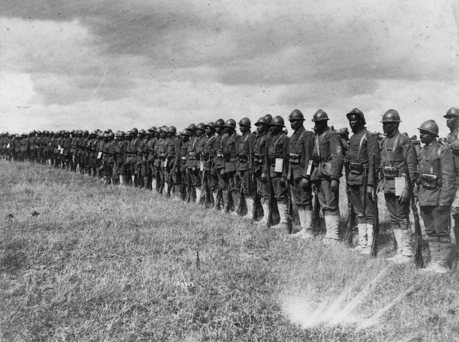 希特勒的法西斯德国，如何对待黑人？令人发指的莱茵兰消除行动