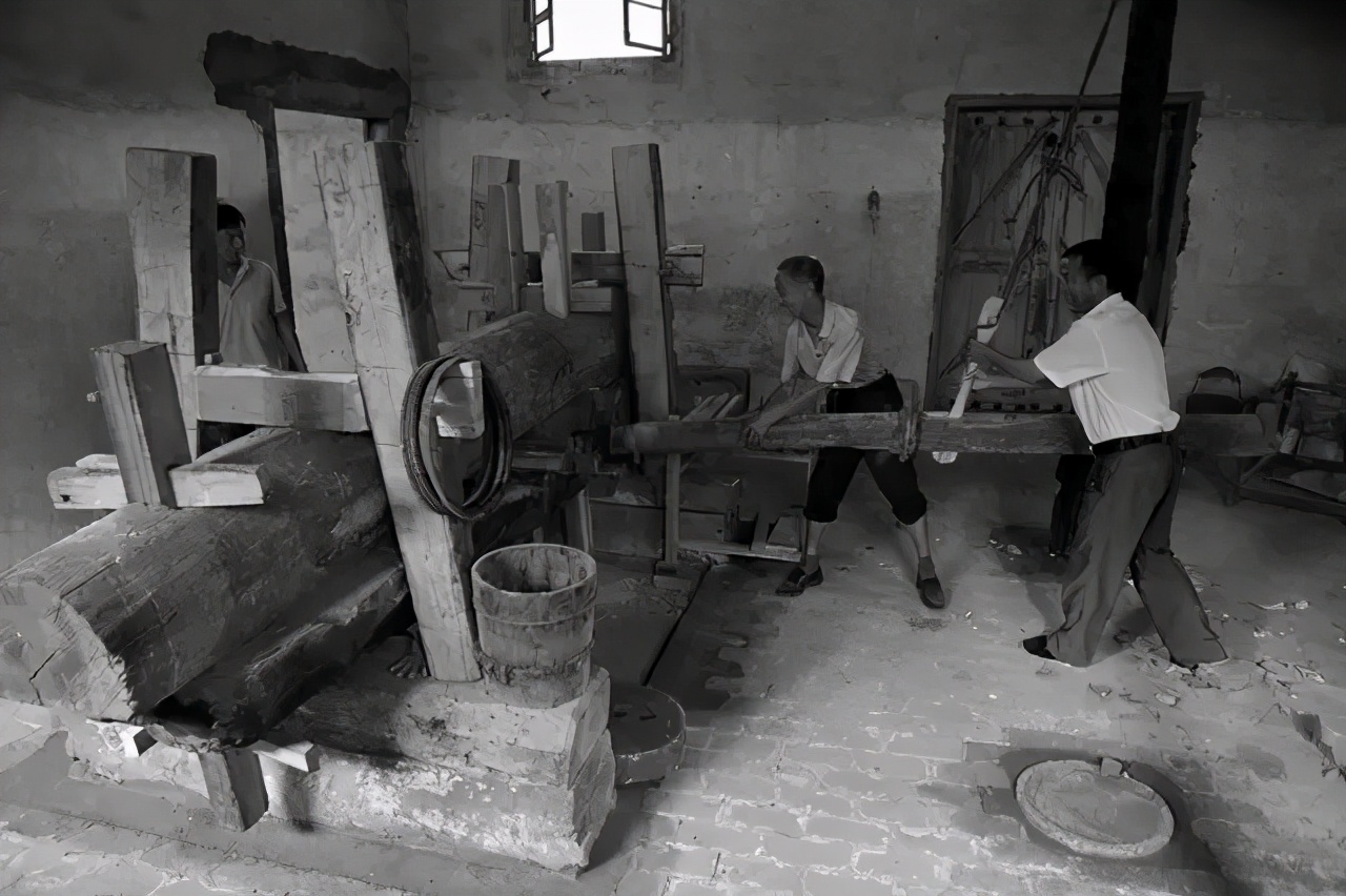 中美《桐油借款合约》，美国要求中国用22万吨桐油抵押所欠*款贷**