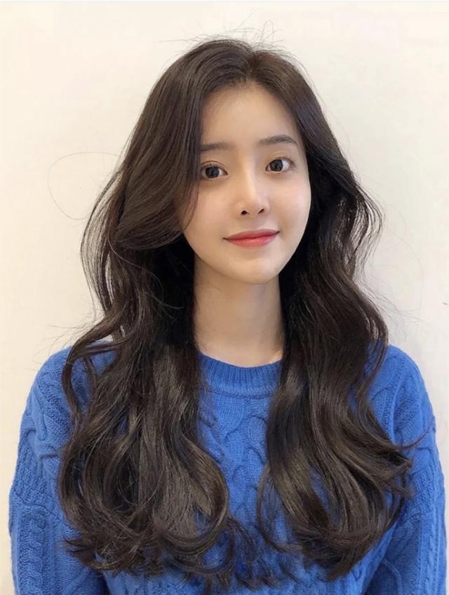 锁骨发型女2021流行发型不挑脸型,长脸型发型女2021流行发型