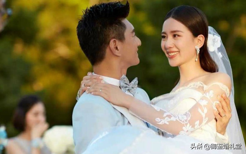 婚礼请柬文案朋友圈文字简单高级,婚礼请柬范文简单又好看