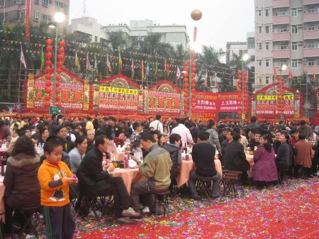 深圳大鹏大盆菜宴席场面图,深圳鹏城大盆菜