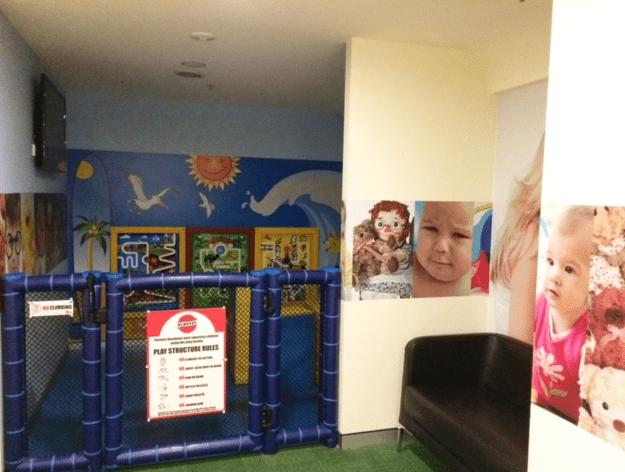 带儿子进女厕被指责,带儿子进女厕所遭指责