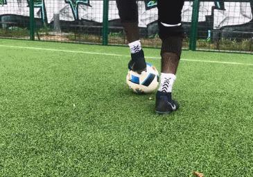 十大足球技巧过人动作,30秒掌握10种足球基本功