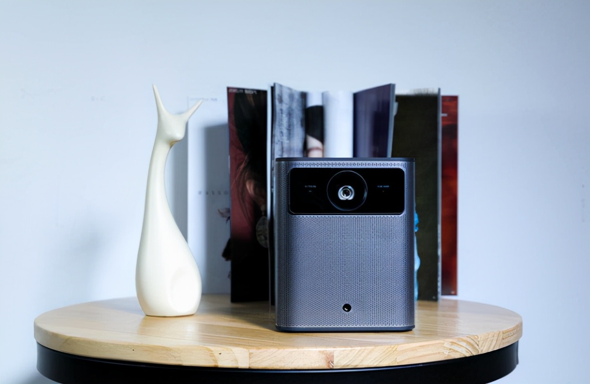 哪个品牌的投影仪比较好又实惠,如何选购高端投影仪品牌