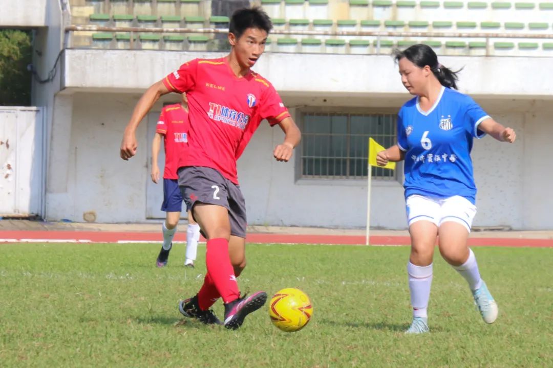 以小打大中国足球,以小打大足球荣获亚军