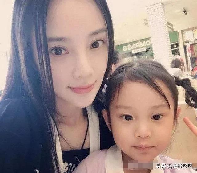 李小璐“官宣”离婚，称曾想过自杀。网友：再做头发没人管了