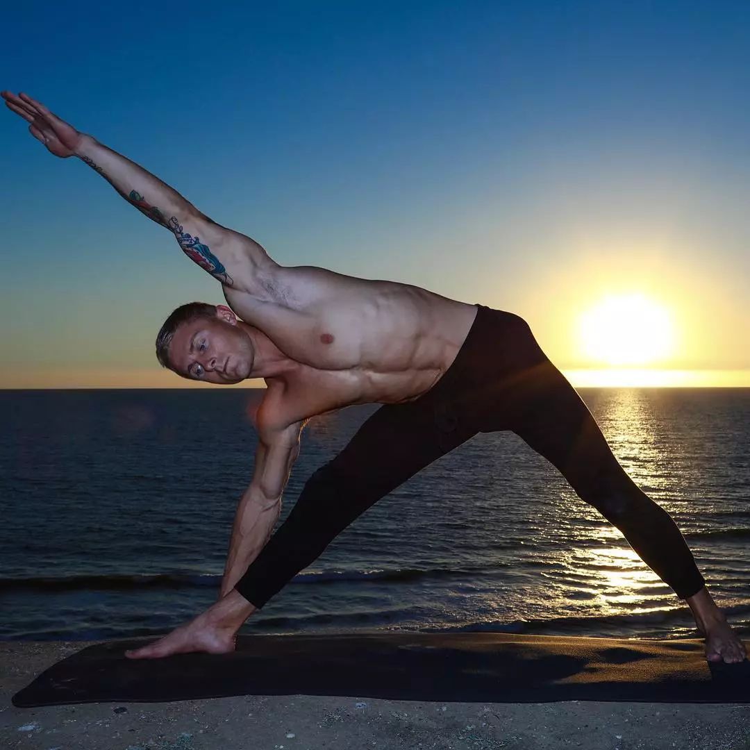 男士练瑜伽能练出肌肉吗,男士力量瑜伽如何增肌