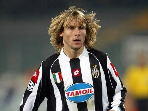 内德维德实况足球什么位置,实况足球传奇内德维德数据