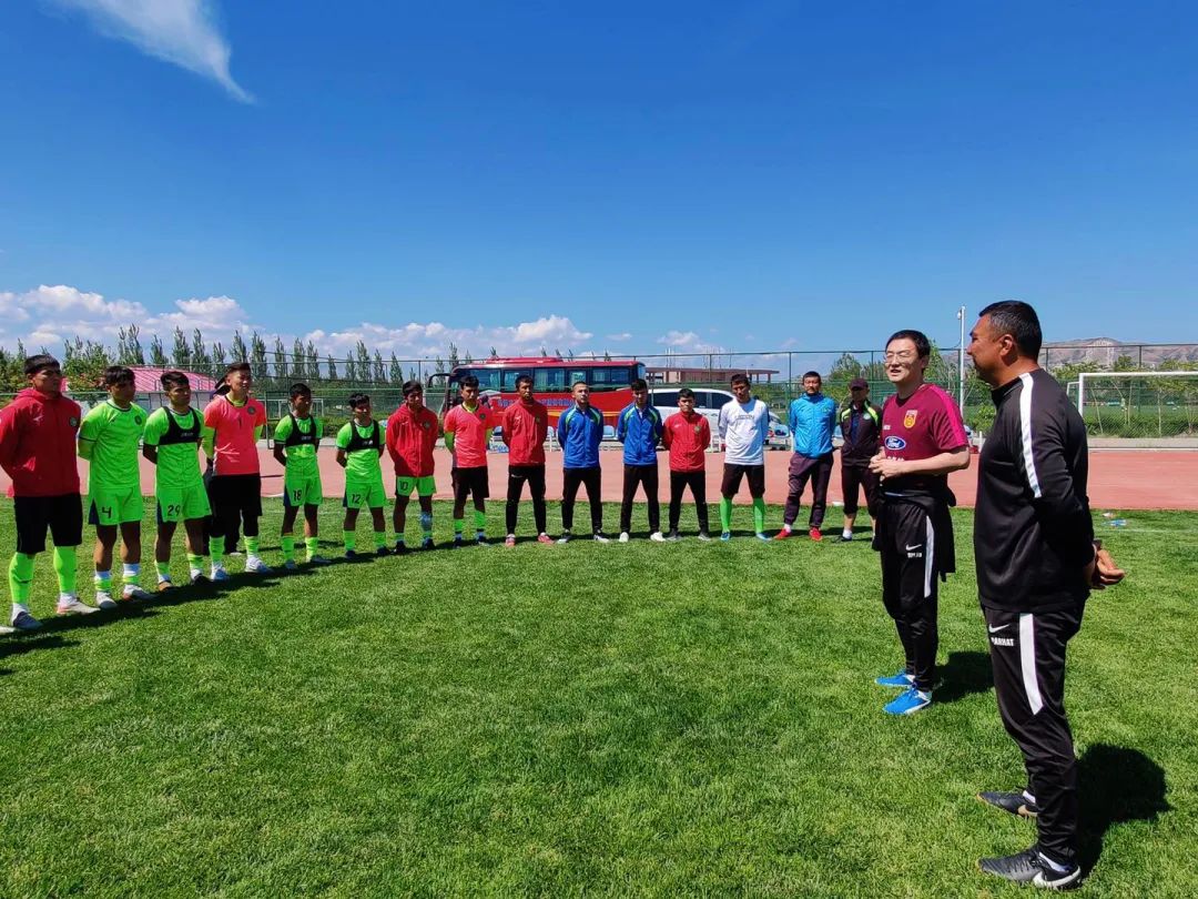 这支队连续两届深陷死亡之组，功勋教头再度率队冲击更高目标