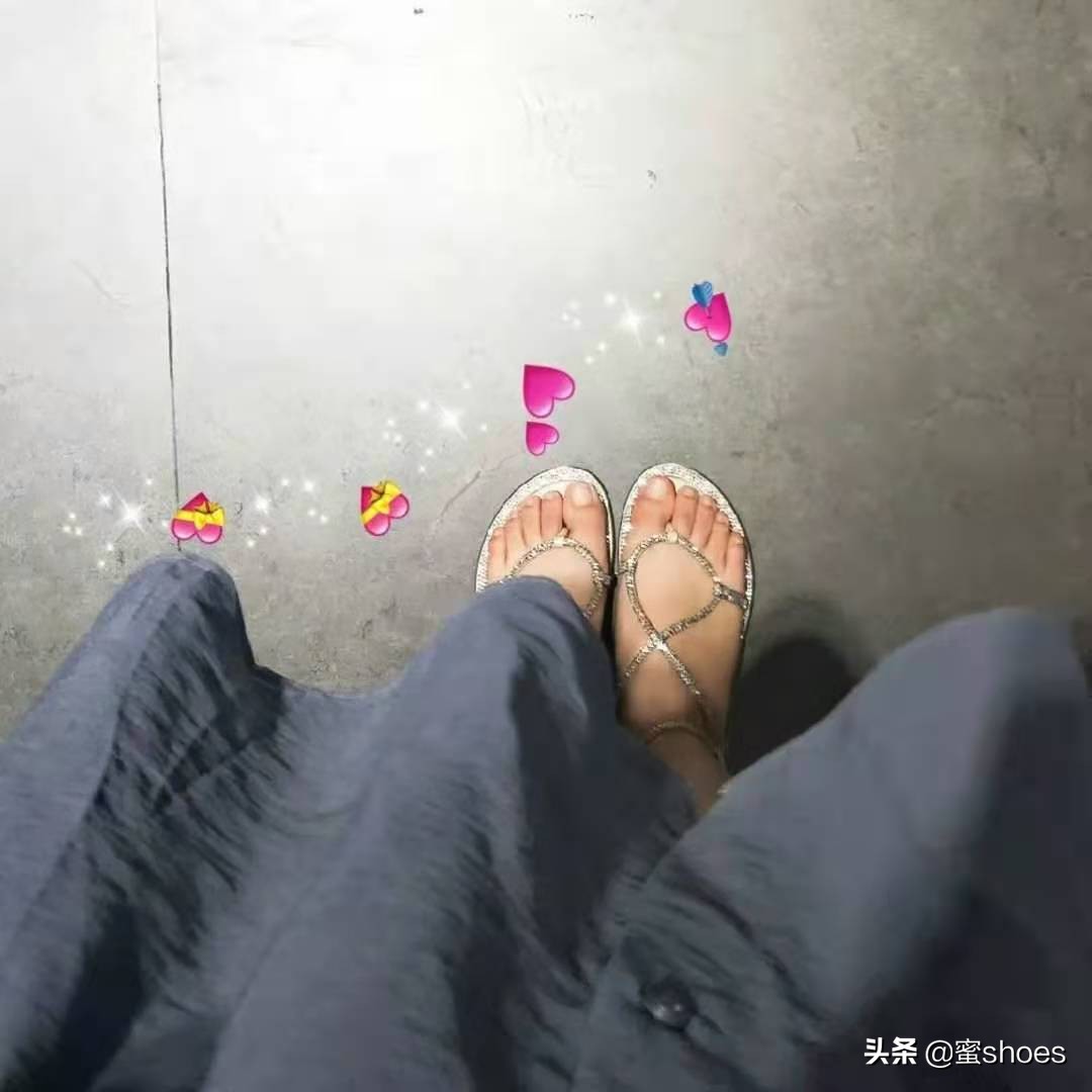 杨丞琳巴黎街拍鞋子是什么牌子的,杨丞琳同款鞋子nike