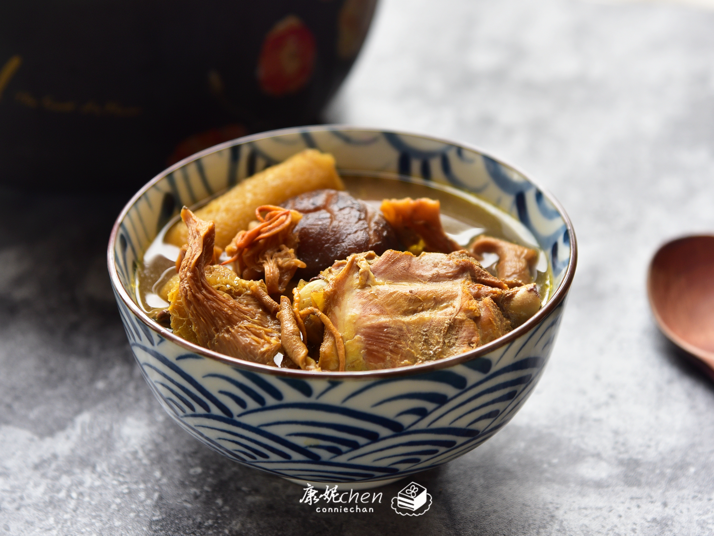 女人补气血鸡汤,什么鸡汤补气又营养又好喝