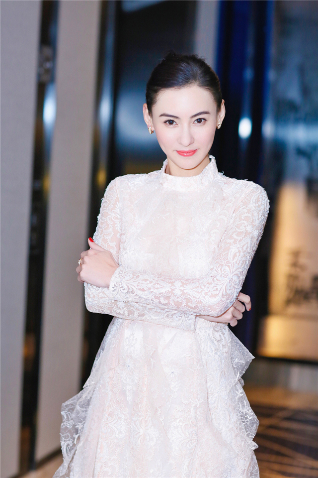 张柏芝穿牛仔裤的穿搭,哈伦裤张柏芝同款