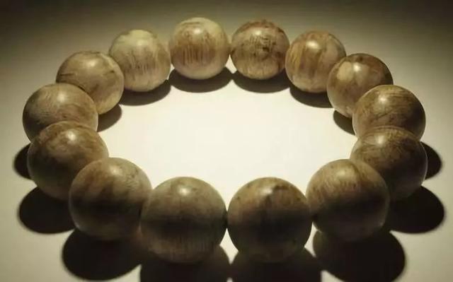 木质手串最好的是什么材料,戴木质手串好处