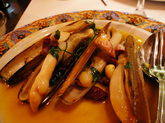 巴塞罗那的特点美食推荐,西班牙巴塞罗那凯旋门美食