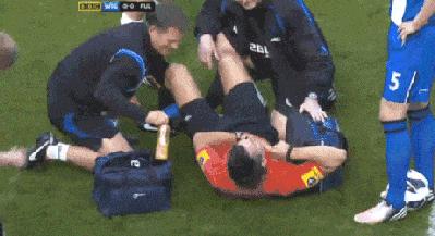 国足庆祝胜利的视频,国足赢了搞笑视频