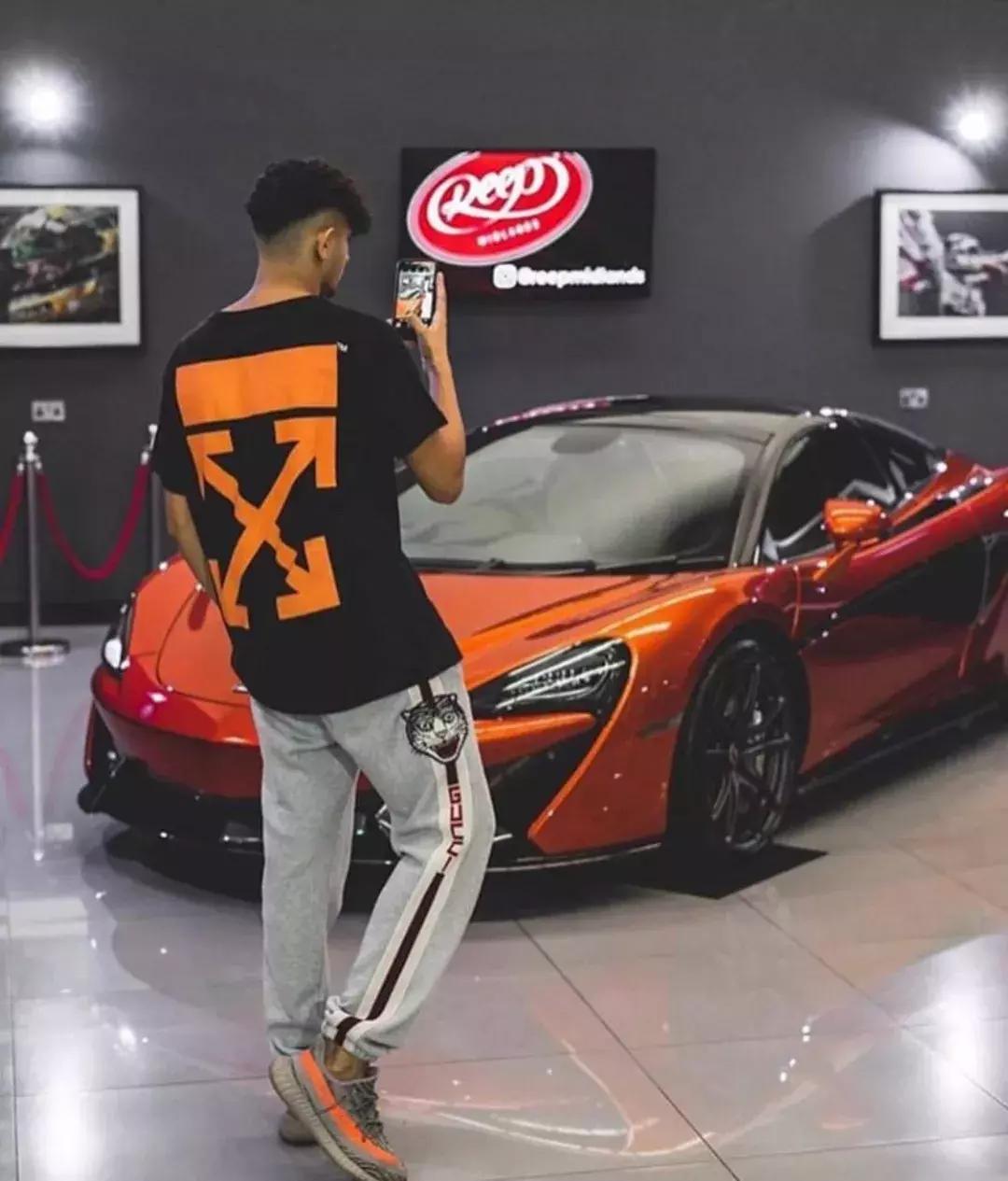 穿着大logo装潮人说的就是你吧！