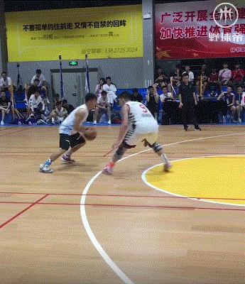 拜佛怎么做才能晃飞对手,拜佛衔接动作过人