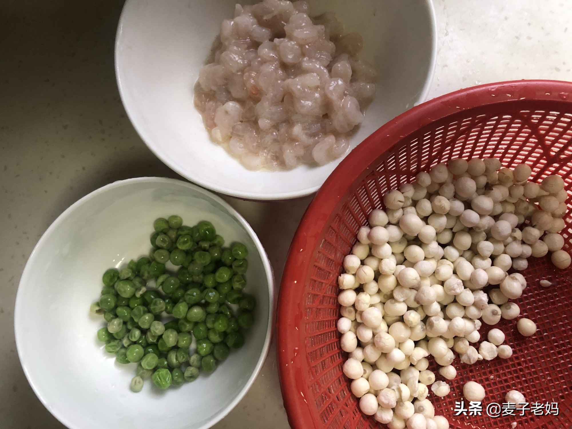 鸡头米炒虾仁酒店做法,鸡头米百合炒虾仁酒店做法