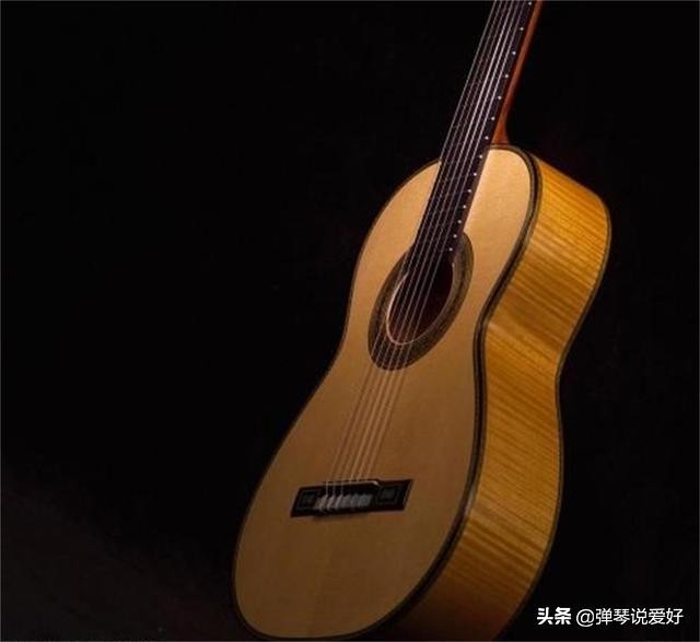 初学吉他学会一首歌要多久,初学者每天学吉他一个小时