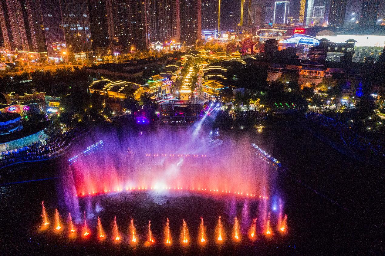 航拍合肥融创文旅城夜景,文旅融合点亮夜游经济