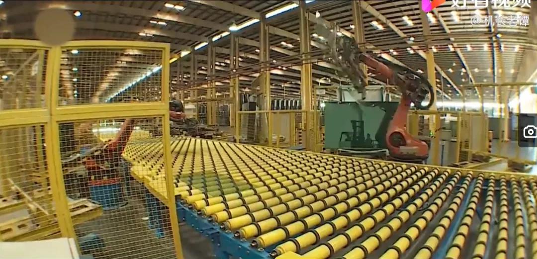 玻璃大王曹德旺谈首善,玻璃大王曹德旺的传奇故事