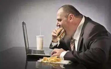 男的结婚后肚子越来越大怎么解决,男人婚后肚子如何减