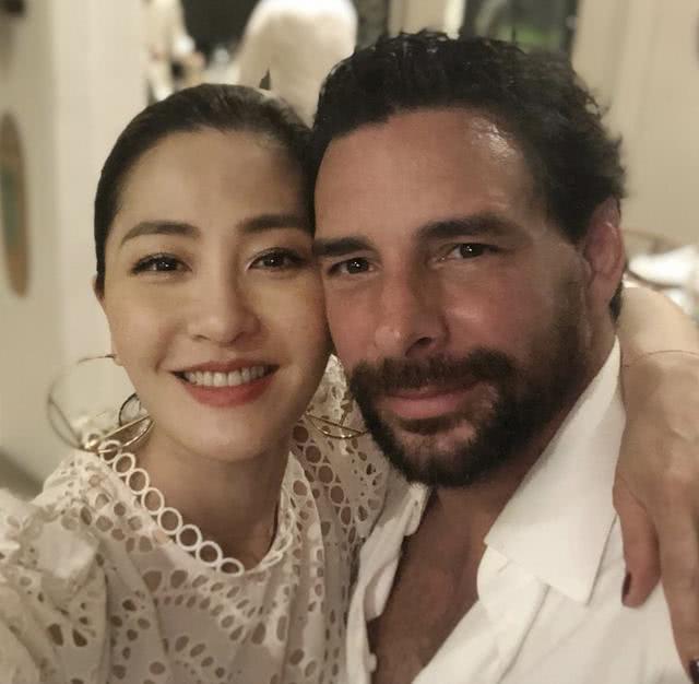 周丽淇产子后微博,周丽淇产子后首晒孕肚照