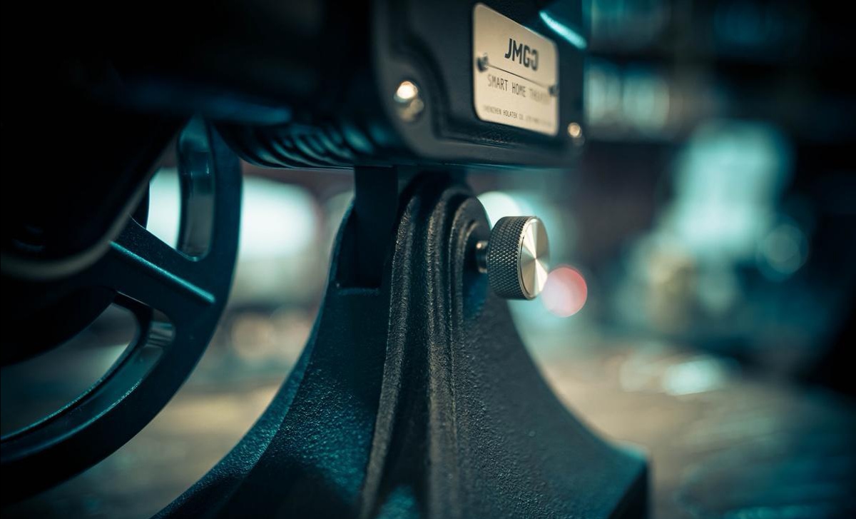 瞬间提升客厅格调，电影1895电影机体验