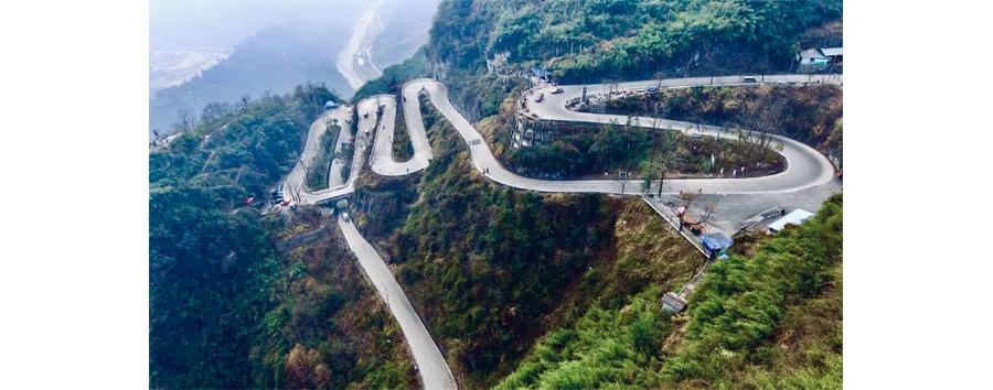 山路十八弯幼儿园颜料绘画图片,七拐八弯的山路怎么画