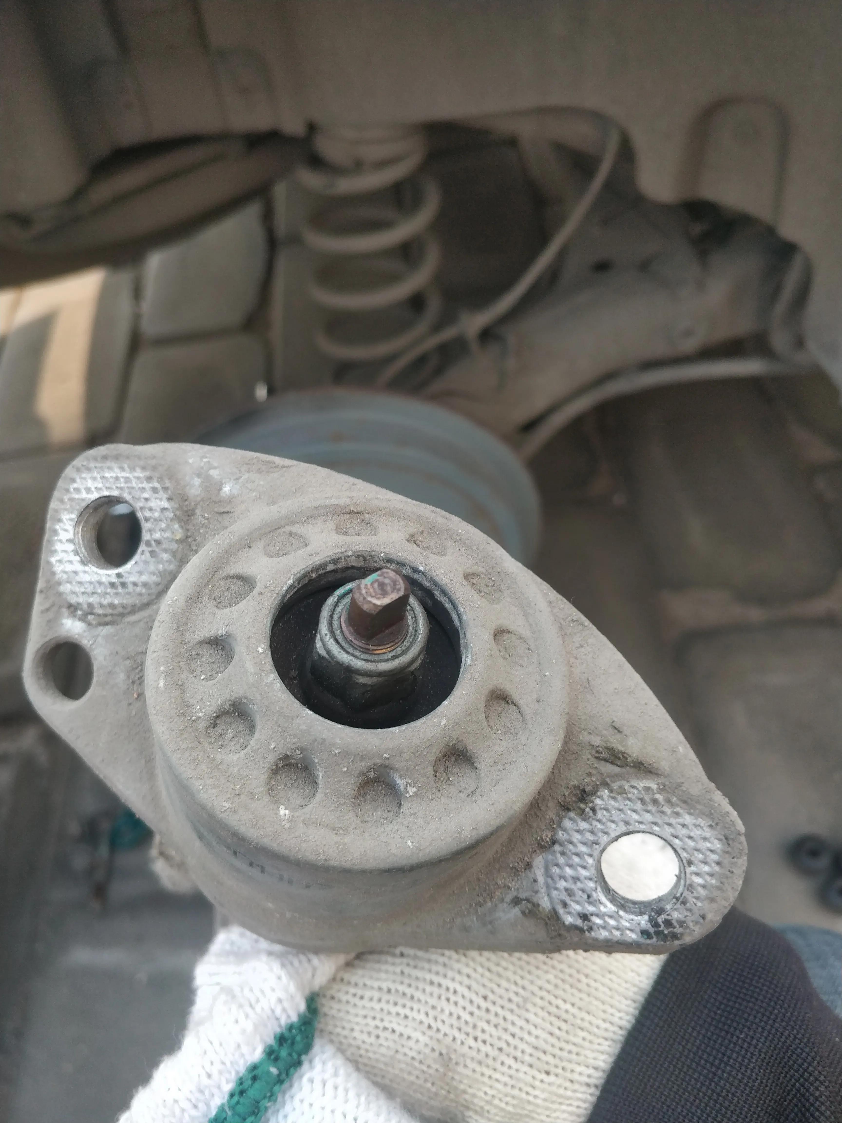 自己动手换汽车前减震器,卡罗拉自己动手换减震器