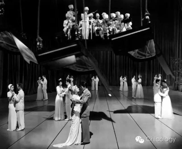 活在梦境的现实世界,梦境才是现实世界