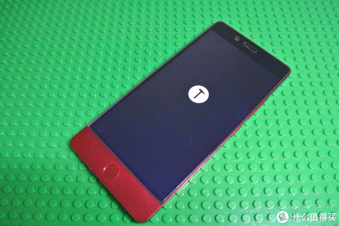 坚果pro开机只显示logo,坚果pro顶配128多少钱