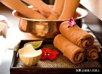 冬季泡脚的正确打开方式,秋冬季泡脚的正确打开方式