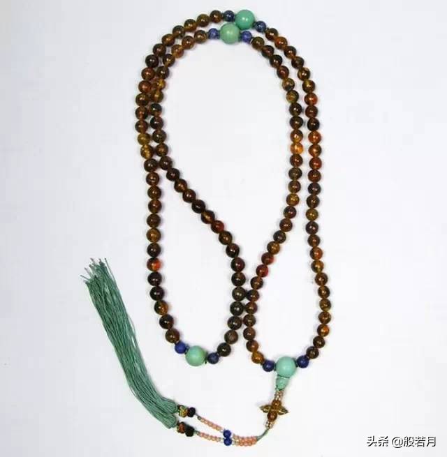 朝珠的大小规格都是一样的嘛,朝珠清代108颗怎么带