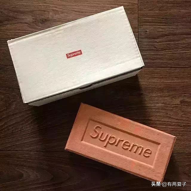 马应龙口红是与谁联名的,马应龙卖口红是什么梗