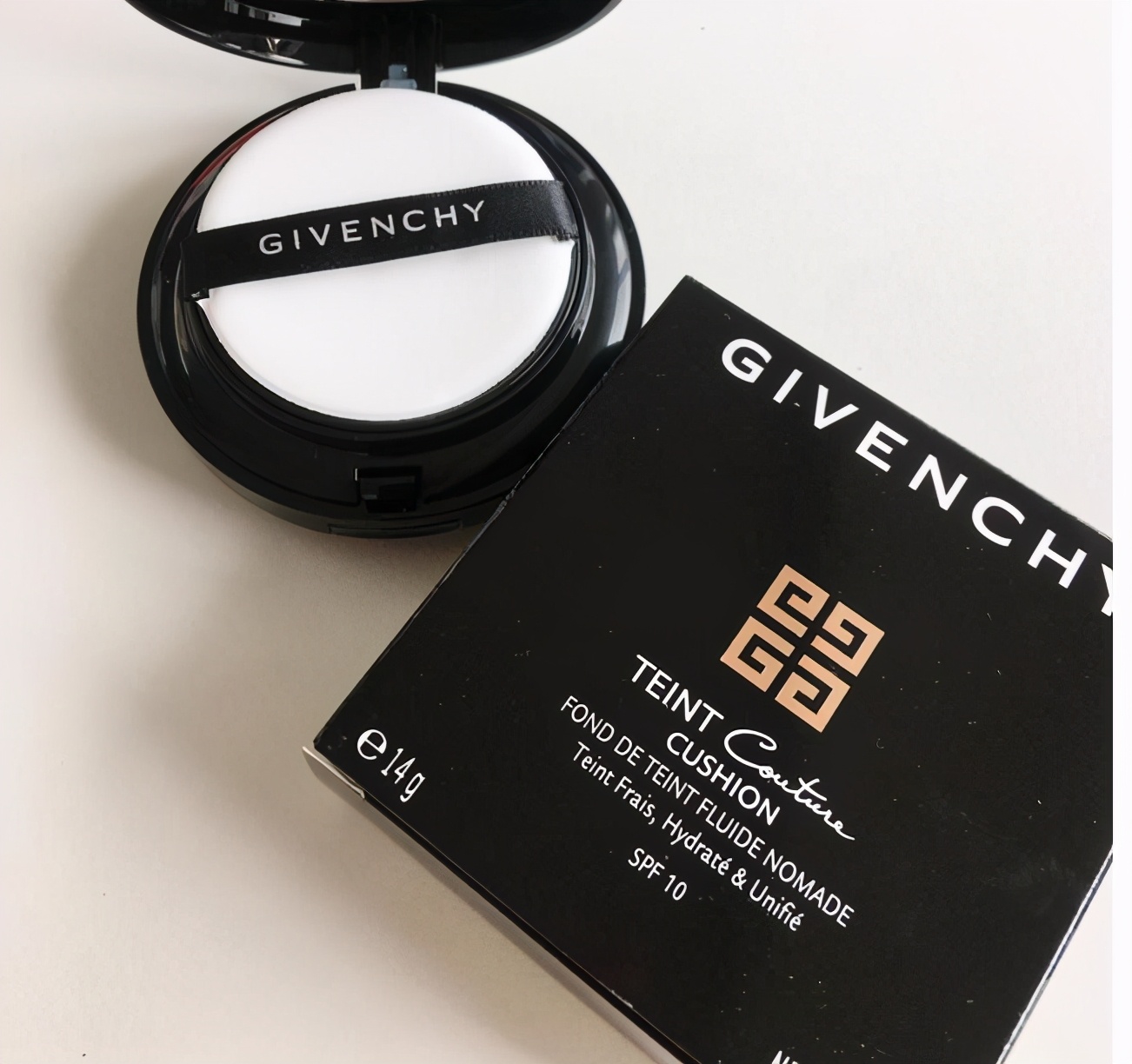 颜值爆表气垫保湿控油持久不脱妆,颜值高大牌气垫