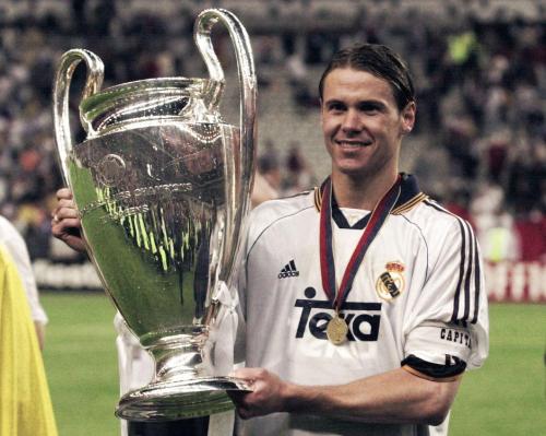 从节拍器到司令塔——近三十年策划型后腰的发展