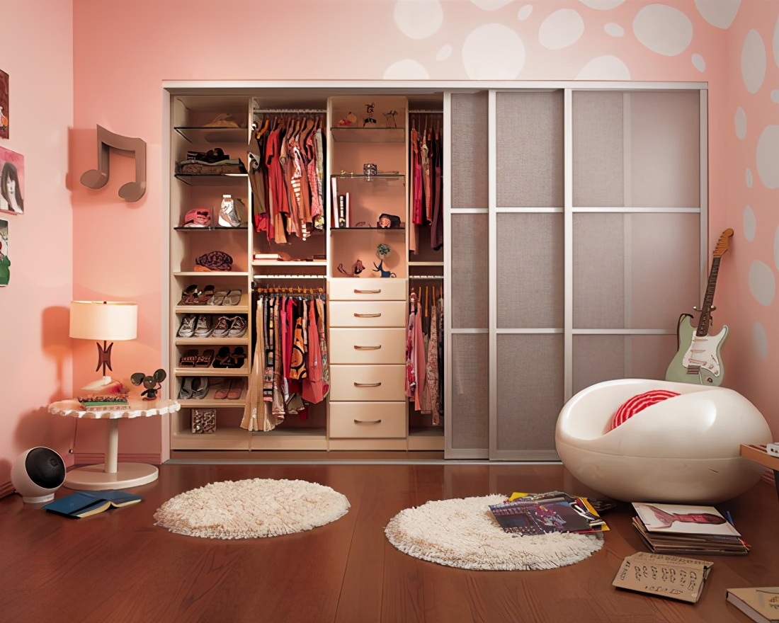 衣柜发霉滋生细菌怎么办？超氧（臭氧）除霉菌轻松搞定