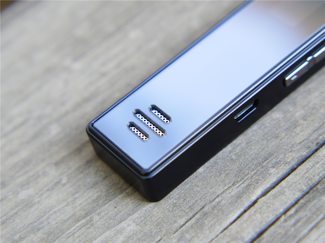 爱国者6811数码录音笔如何听mp3,爱国者r6811录音笔简评不足200元