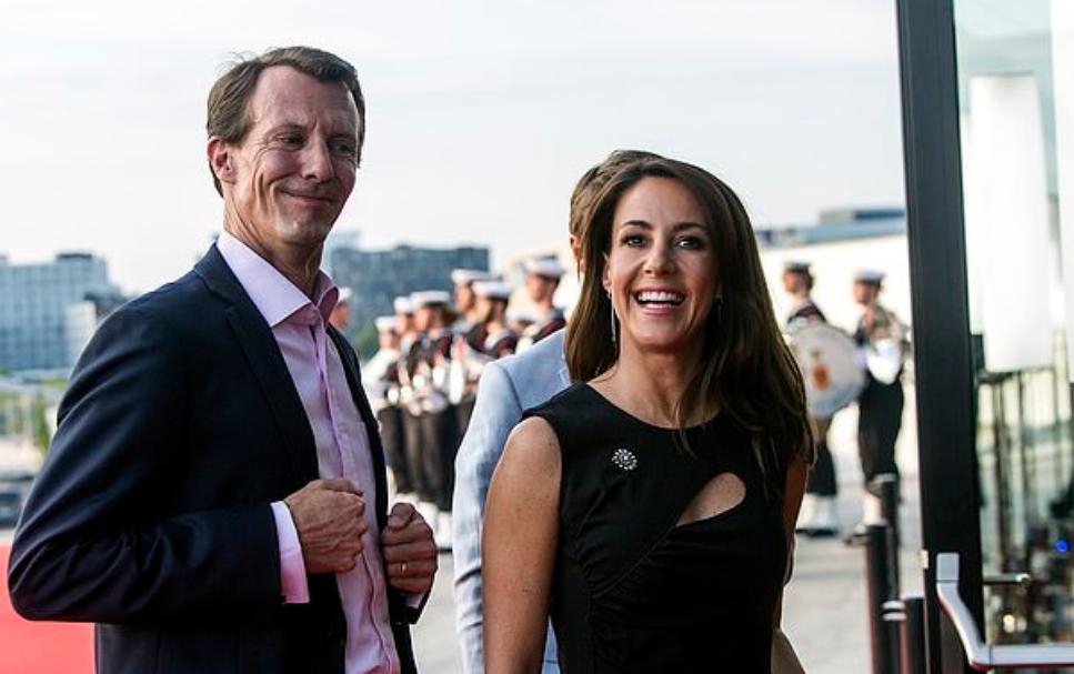 50岁丹麦王妃状态超好,丹麦王妃撞脸