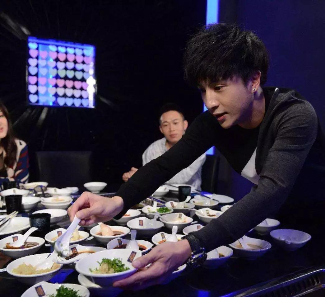 美食今|沙雕男孩林更新：“爸爸烤肉”又开新店啦？